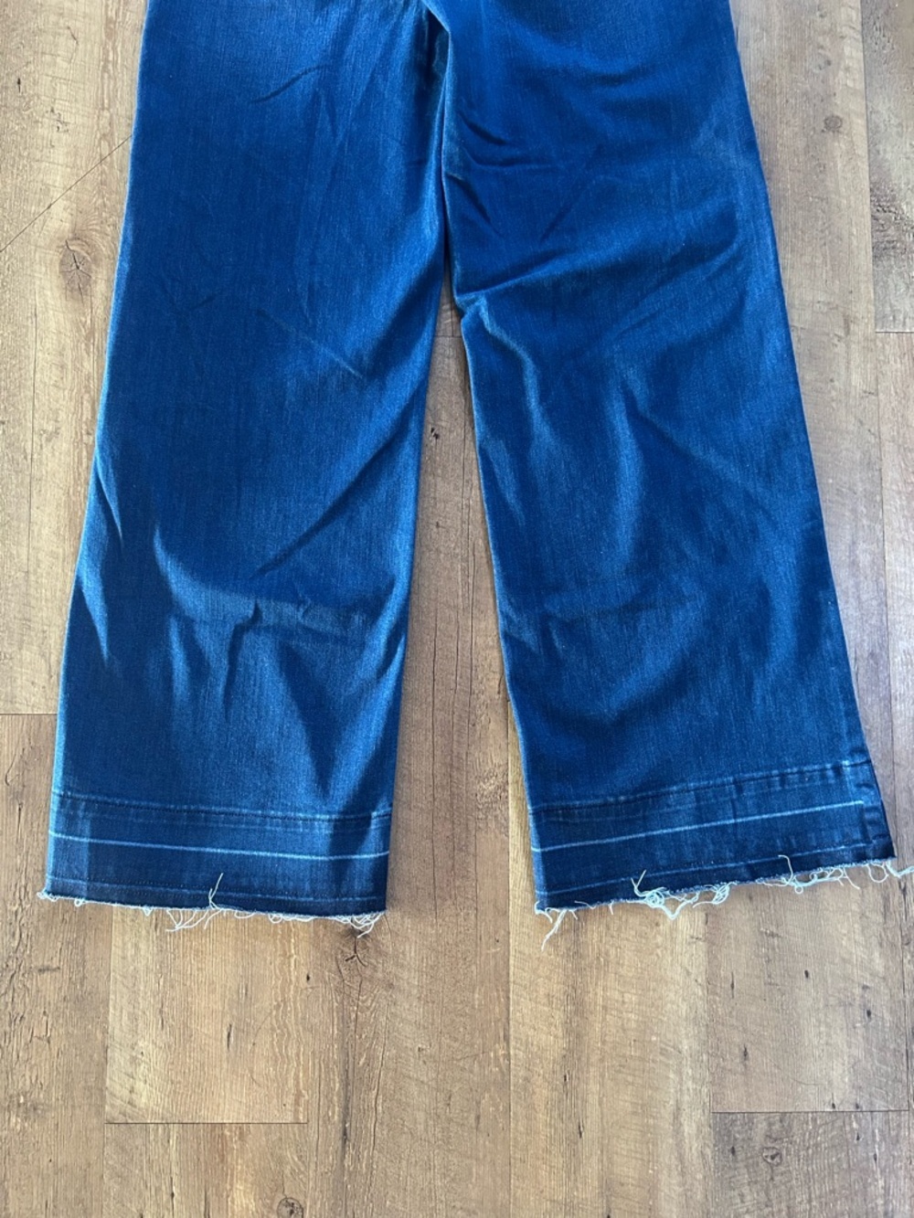 a.n.a High Rise Wide Leg Jeans Size 2 NWT Medium Wash Raw Hem - Picture 13 of 15